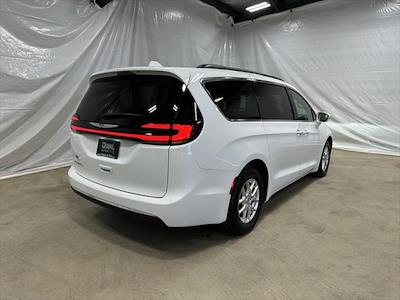 Used 2022 Chrysler Pacifica Touring L FWD, Minivan for sale #EP0098 - photo 2