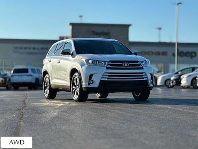 Used 2019 Toyota Highlander LE Plus 4x4, SUV for sale #B40016A - photo 1