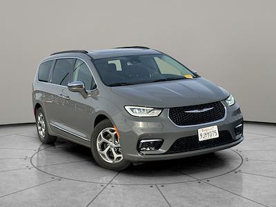 Used 2022 Chrysler Pacifica Limited FWD, Minivan for sale #RS4861 - photo 1