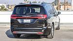 Used 2022 Chrysler Pacifica Limited FWD, Minivan for sale #FR1758 - photo 2