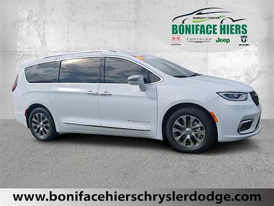 2024 Chrysler Pacifica FWD, Minivan for sale #DF8076A - photo 1