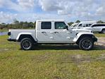 Used 2022 Jeep Gladiator Overland Crew Cab 4x4, Pickup for sale #DJ6580A - photo 5