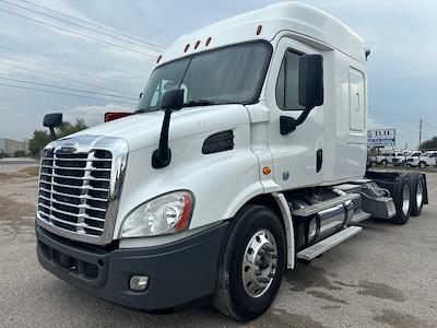 Used 2017 Freightliner Cascadia Sleeper Cab 6x4, Semi Truck for sale #1FUJGHDV7HLHW7810 - photo 1