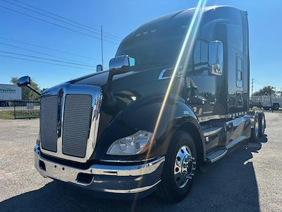 Used 2020 Kenworth T680 6x4, Semi Truck for sale #1XKYD49X1LJ349850 - photo 1