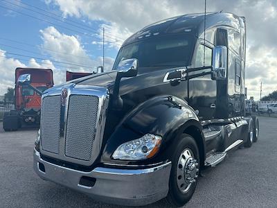 Used 2019 Kenworth T680 6x4, Semi Truck for sale #1XKYD49X2KJ282030 - photo 1