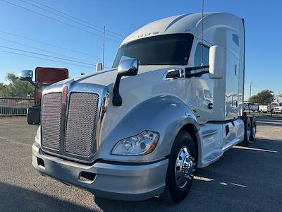 Used 2020 Kenworth T680 6x4, Semi Truck for sale #1XKYDP9X7LJ372230 - photo 1