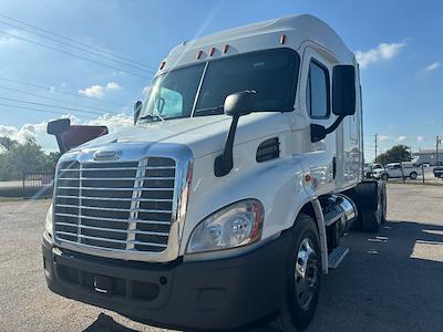 Used 2016 Freightliner Cascadia Sleeper Cab 6x4, Semi Truck for sale #3AKJGHDV8GSHM0408 - photo 1