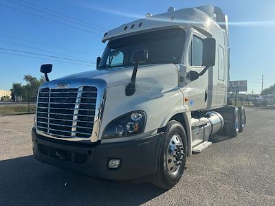 Used 2015 Freightliner Cascadia Sleeper Cab 6x4, Semi Truck for sale #3AKJGLBG0FSGT8560 - photo 1