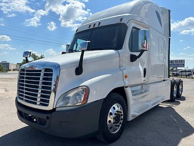 Used 2017 Freightliner Cascadia Sleeper Cab 6x4, Semi Truck for sale #3AKJGLDR0HSJA6879 - photo 1