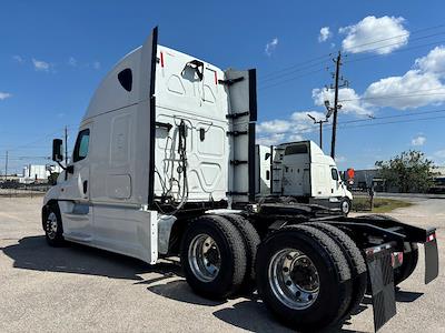 Used 2017 Freightliner Cascadia Sleeper Cab 6x4, Semi Truck for sale #3AKJGLDR0HSJA6879 - photo 2