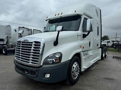 Used 2020 Freightliner Cascadia Sleeper Cab 6x4, Semi Truck for sale #3AKJGLDR1LSLH9676 - photo 1