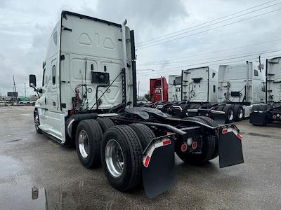 Used 2020 Freightliner Cascadia Sleeper Cab 6x4, Semi Truck for sale #3AKJGLDR1LSLH9676 - photo 2