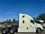 Used 2020 Freightliner Cascadia Sleeper Cab 6x4, Semi Truck for sale #3AKJGLFG9LSLM1046 - photo 7