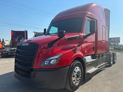 Used 2020 Freightliner Cascadia Sleeper Cab 6x4, Semi Truck for sale #3AKJHHDR5LSLJ7423 - photo 1