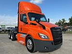 Used 2018 Freightliner Cascadia Day Cab 6x4, Semi Truck for sale #3AKJHTDV7JSKB0091 - photo 4