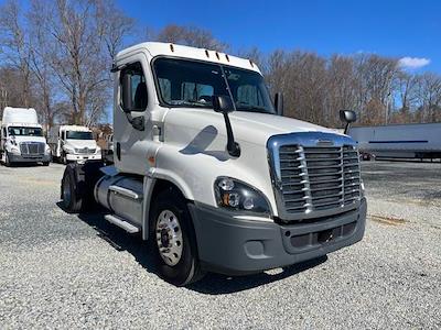 Used 2016 Freightliner Cascadia Day Cab 4x2, Semi Truck for sale #HL7132 - photo 1