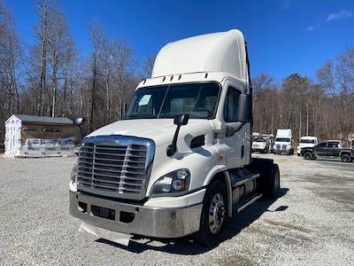 Used 2017 Freightliner Cascadia Day Cab 4x2, Semi Truck for sale #JA3616 - photo 1