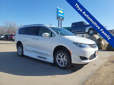 Used 2019 Chrysler Pacifica Touring L FWD, Minivan for sale #B161330P - photo 1