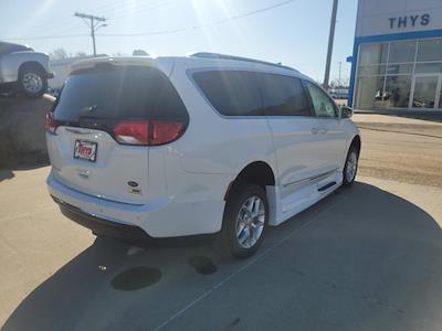 Used 2019 Chrysler Pacifica Touring L FWD, Minivan for sale #B161330P - photo 2