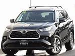 Used 2022 Toyota Highlander XLE 4x4, SUV for sale #T40898A - photo 1