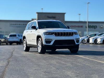 Used 2023 Jeep Grand Cherokee Limited 4x4, SUV for sale #B40021A - photo 1