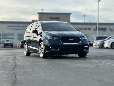 Used 2022 Chrysler Pacifica Hybrid Touring L FWD, Minivan for sale #BC7827A - photo 1