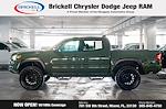 Used 2022 Toyota Tacoma SR5 Double Cab 4WD, Pickup for sale #RM333756A - photo 8